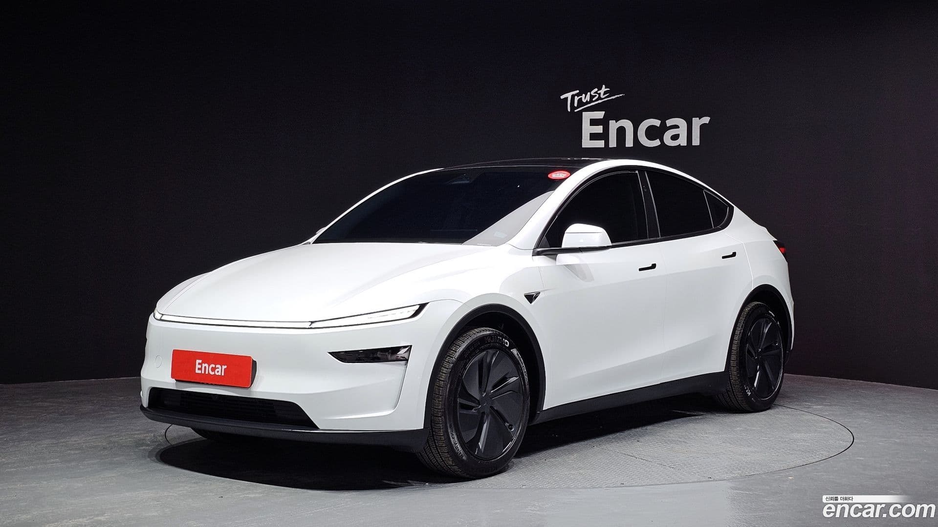 Main__Slider__Photo:Model Y Tesla 2025.6-0