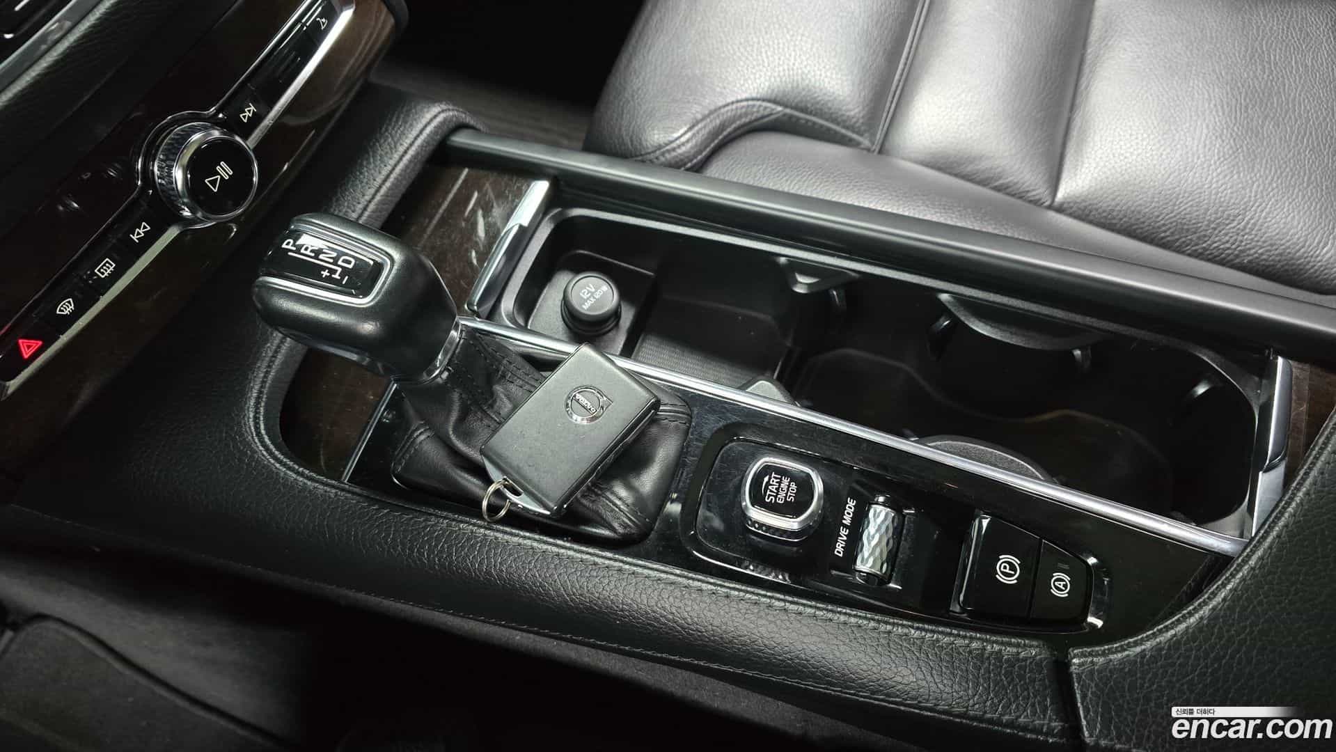 XC90 Volvo 2018.5-INNER-009