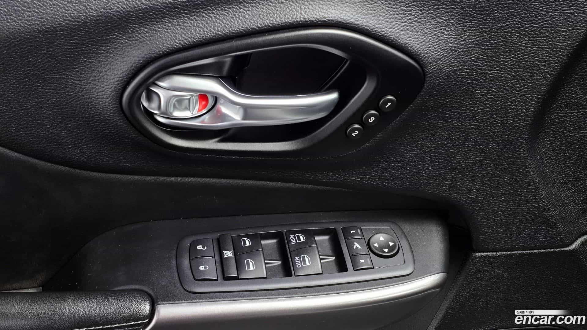 Cherokee Jeep 2021.1-OPTION-022