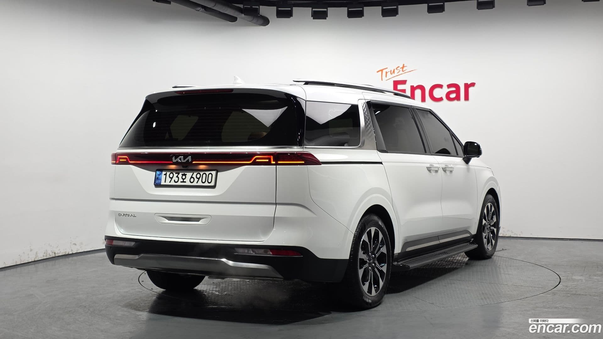 Main__Slider__Photo:Canival Kia 2022.11-1