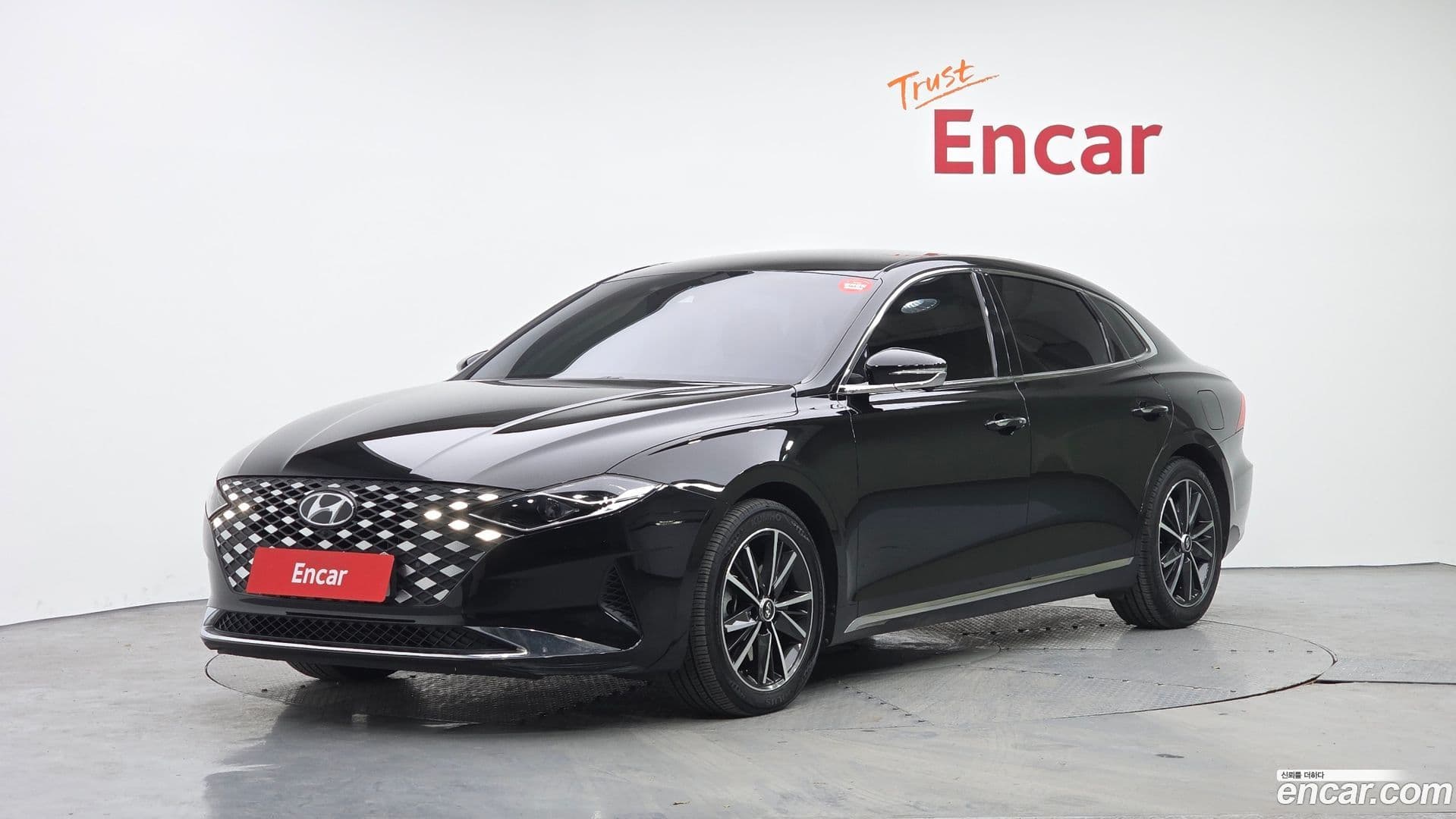 Main__Slider__Photo:Grandeur Hyundai 2021.11-0