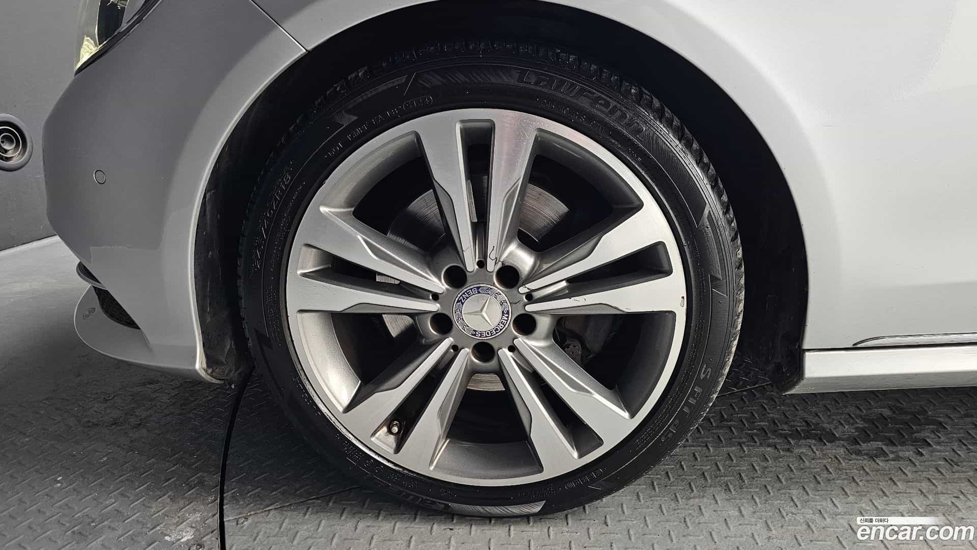 E-Class Mercedes-Benz 2015.2-OUTER-005