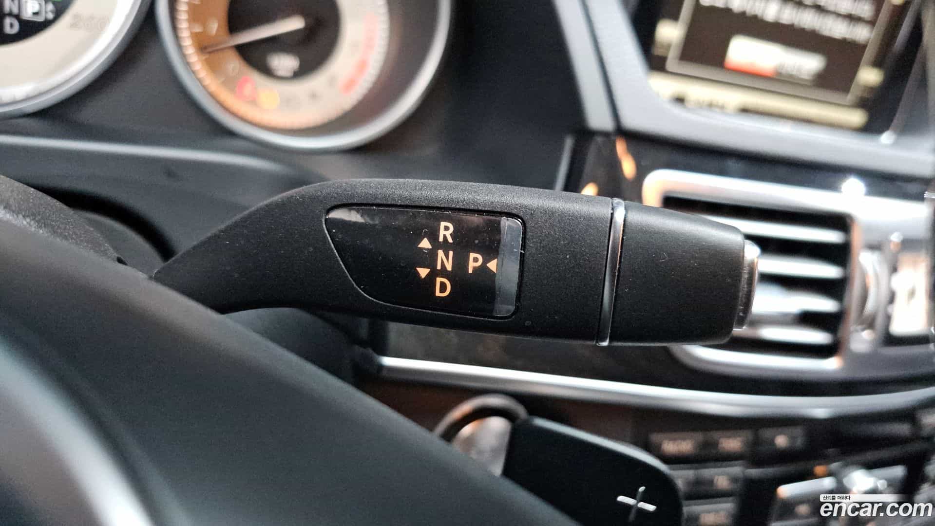 E-Class Mercedes-Benz 2015.2-INNER-009