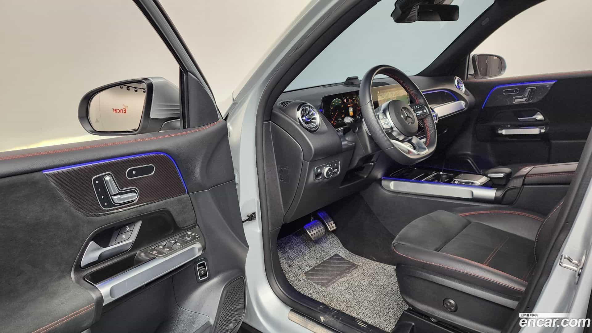 GLB-Class Mercedes-Benz 2023.9-INNER-010