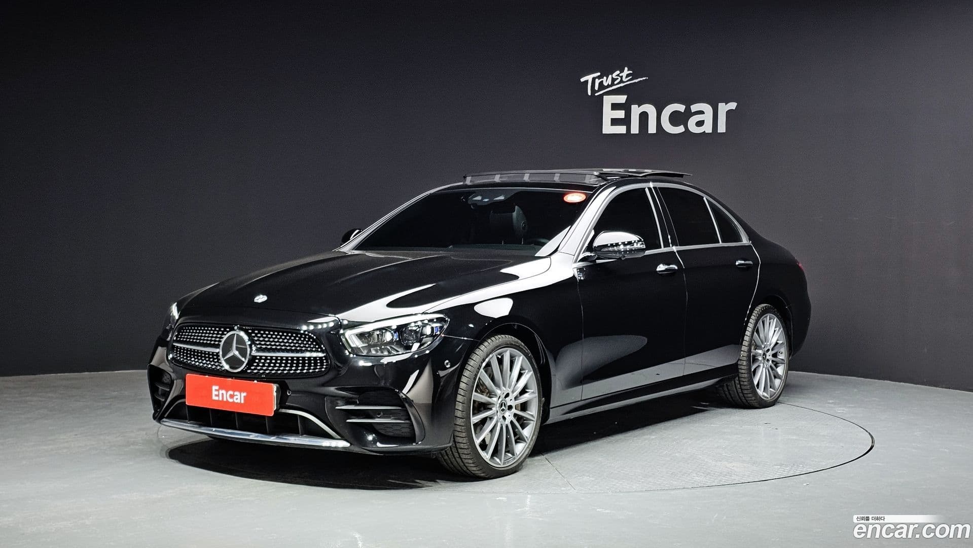 Main__Slider__Photo:E-Class Mercedes-Benz 2021.2-0