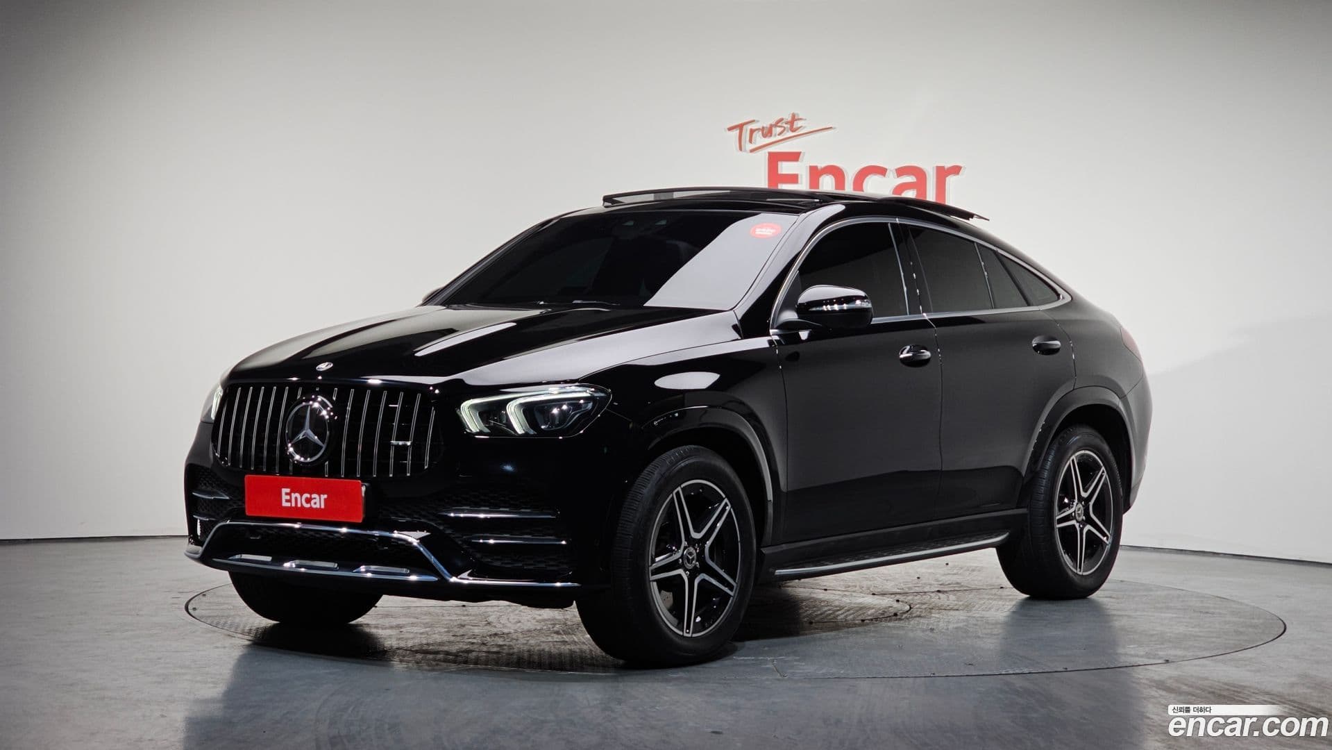 Main__Slider__Photo:GLE-Class Mercedes-Benz 2021.2-0