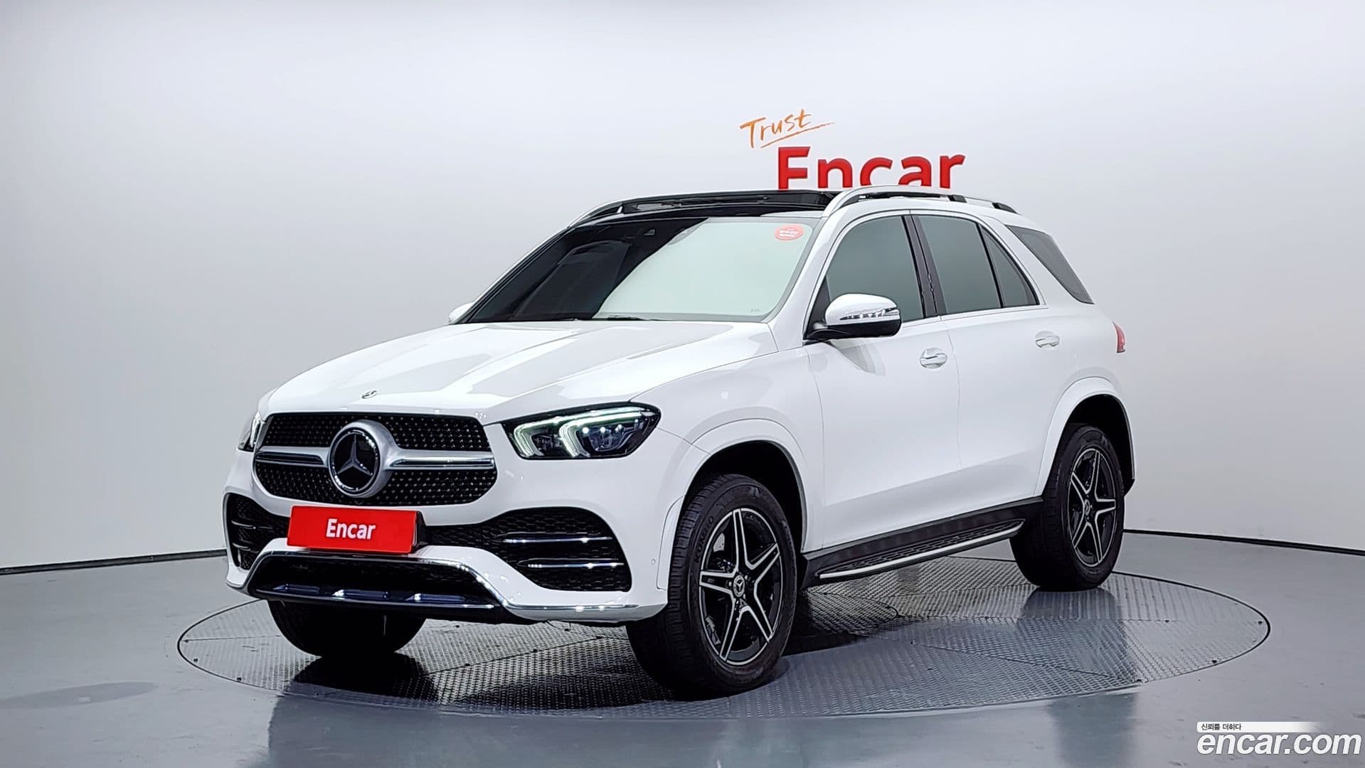 Main__Slider__Photo:GLE-Class Mercedes-Benz 2021.11-0