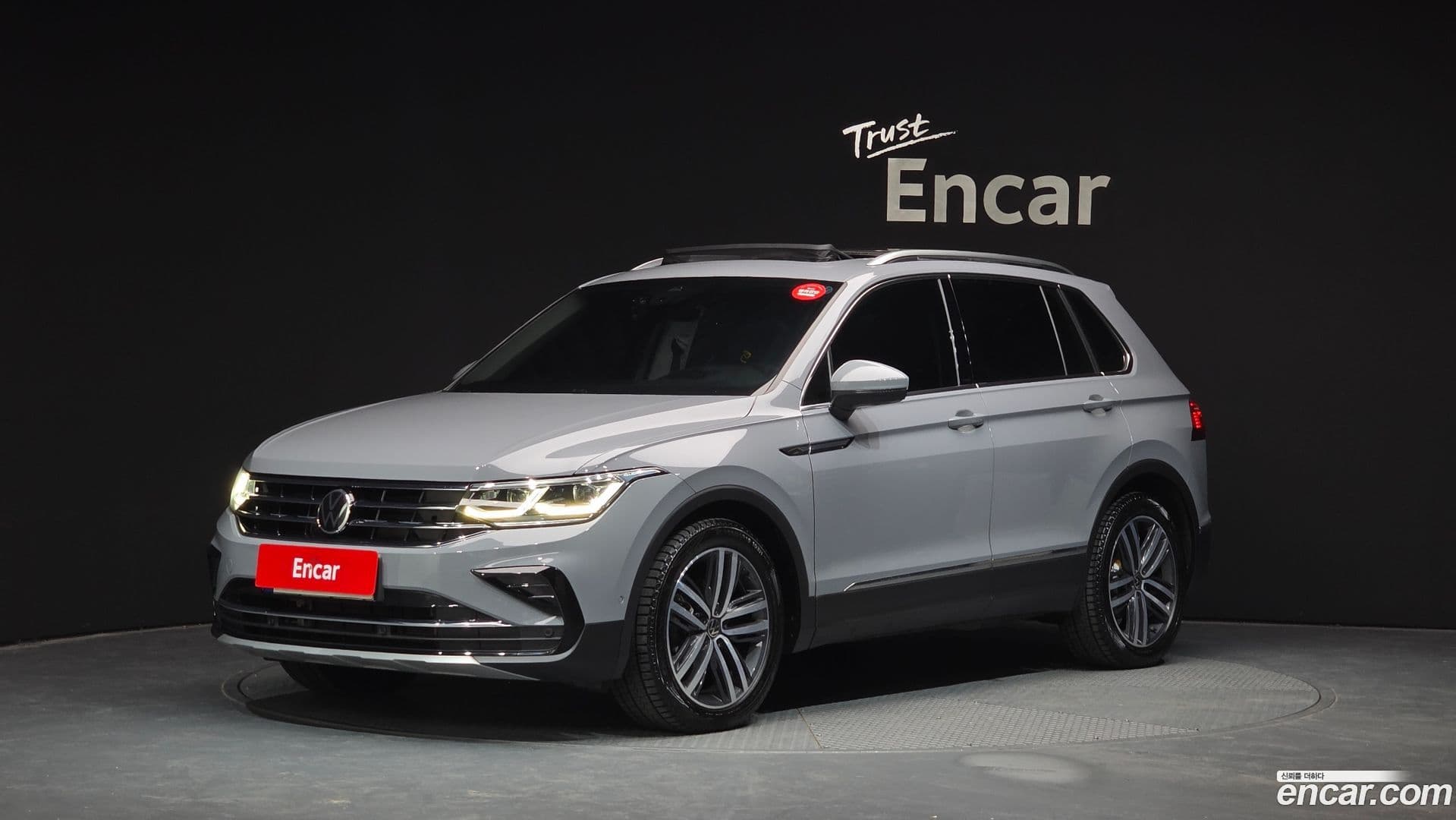 Main__Slider__Photo:Tiguan Volkswagen 2021.10-0