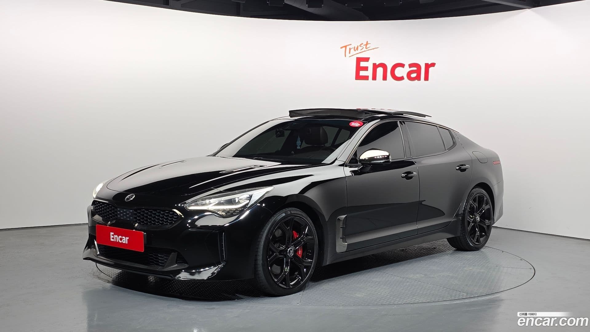 Main__Slider__Photo:Stinger Kia 2018.7-0