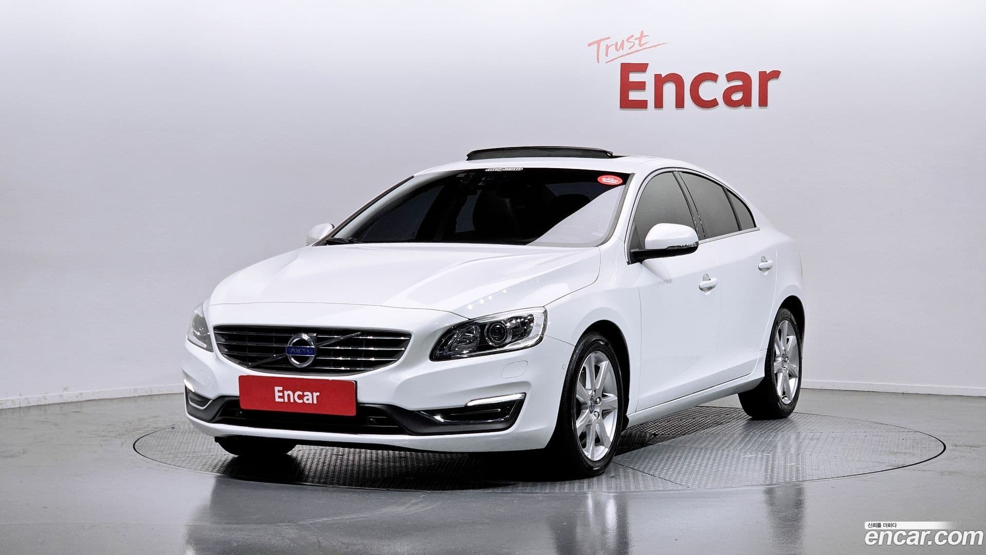 Main__Slider__Photo:S60 Volvo 2016.5-0