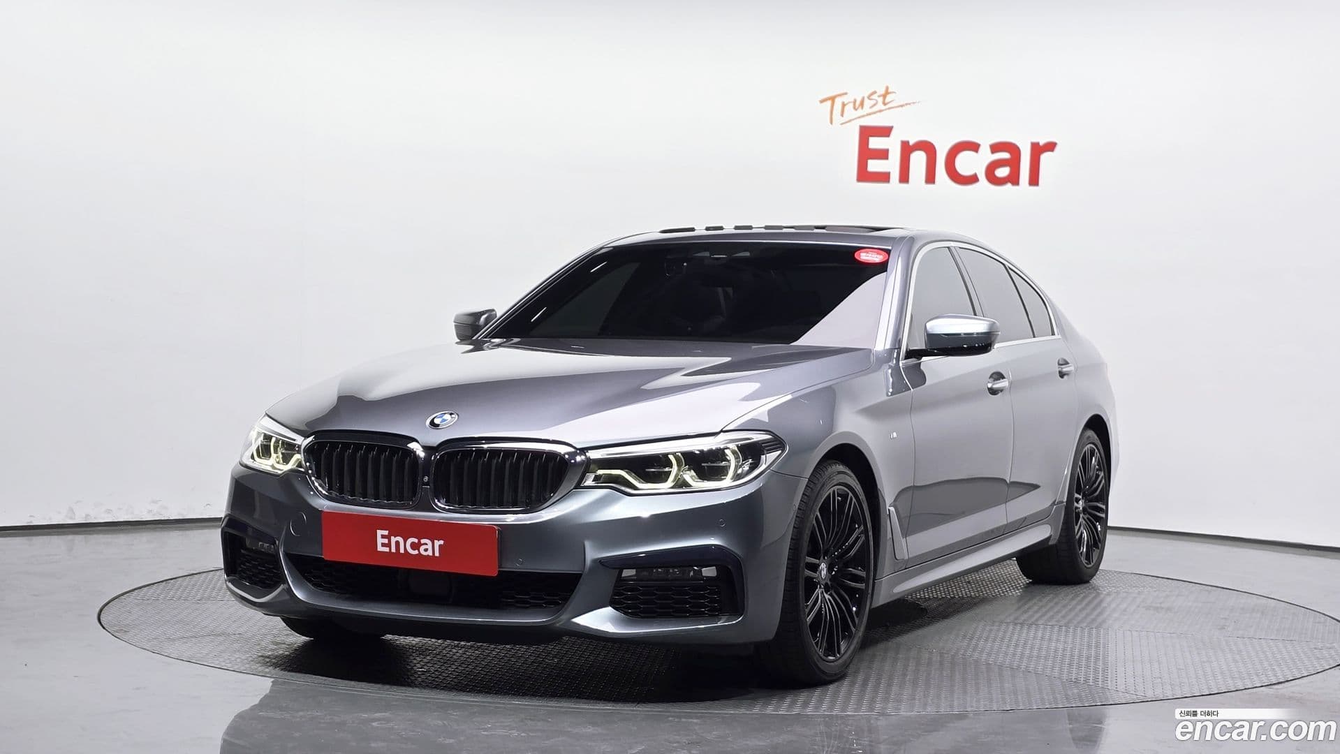 Main__Slider__Photo:5-Series BMW 2018.8-0
