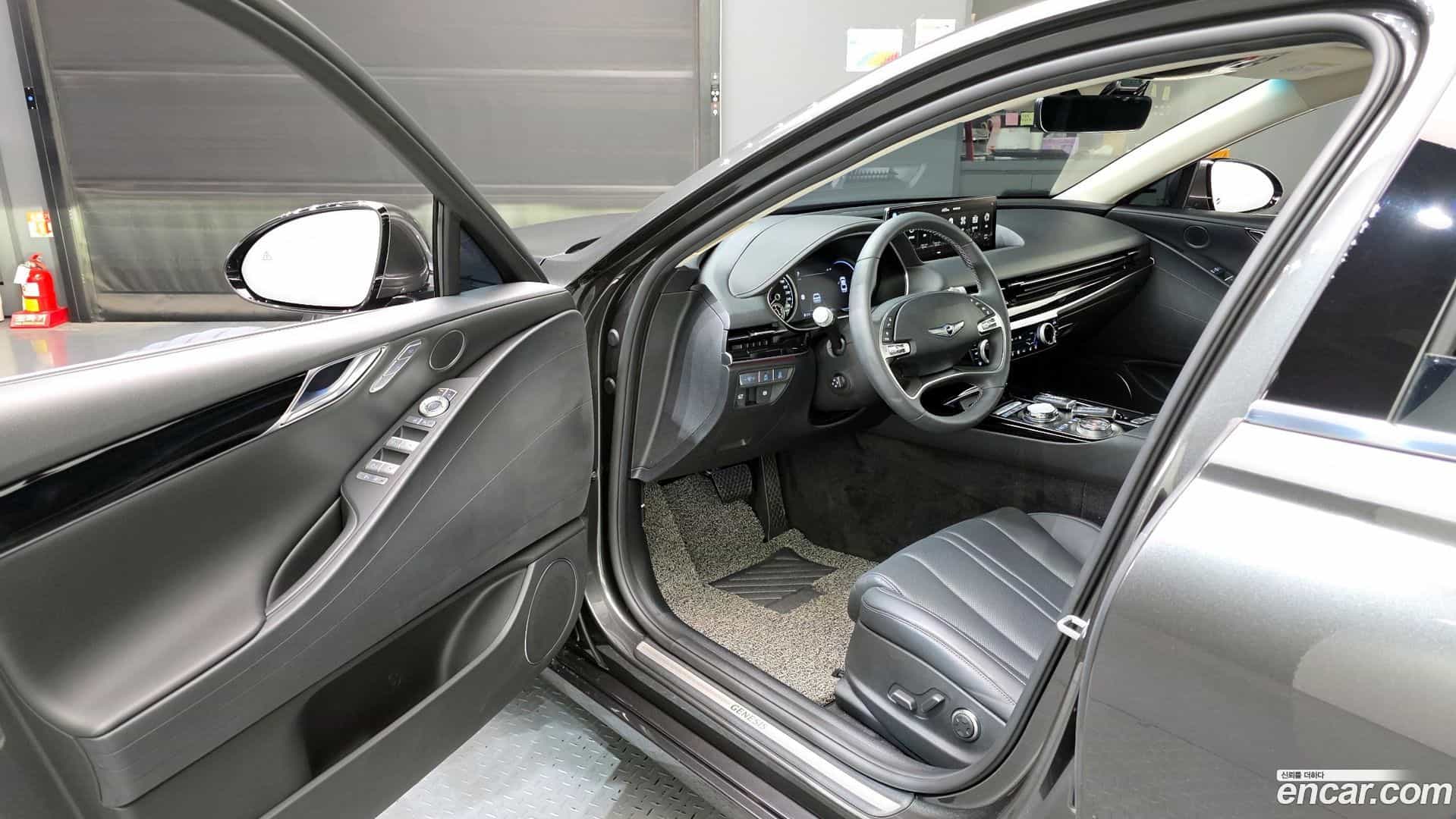 G80 Genesis 2024.0-INNER-010