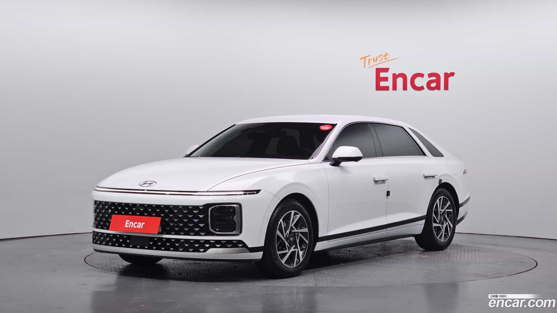 Grandeur Hyundai 2023.2-OUTER-001