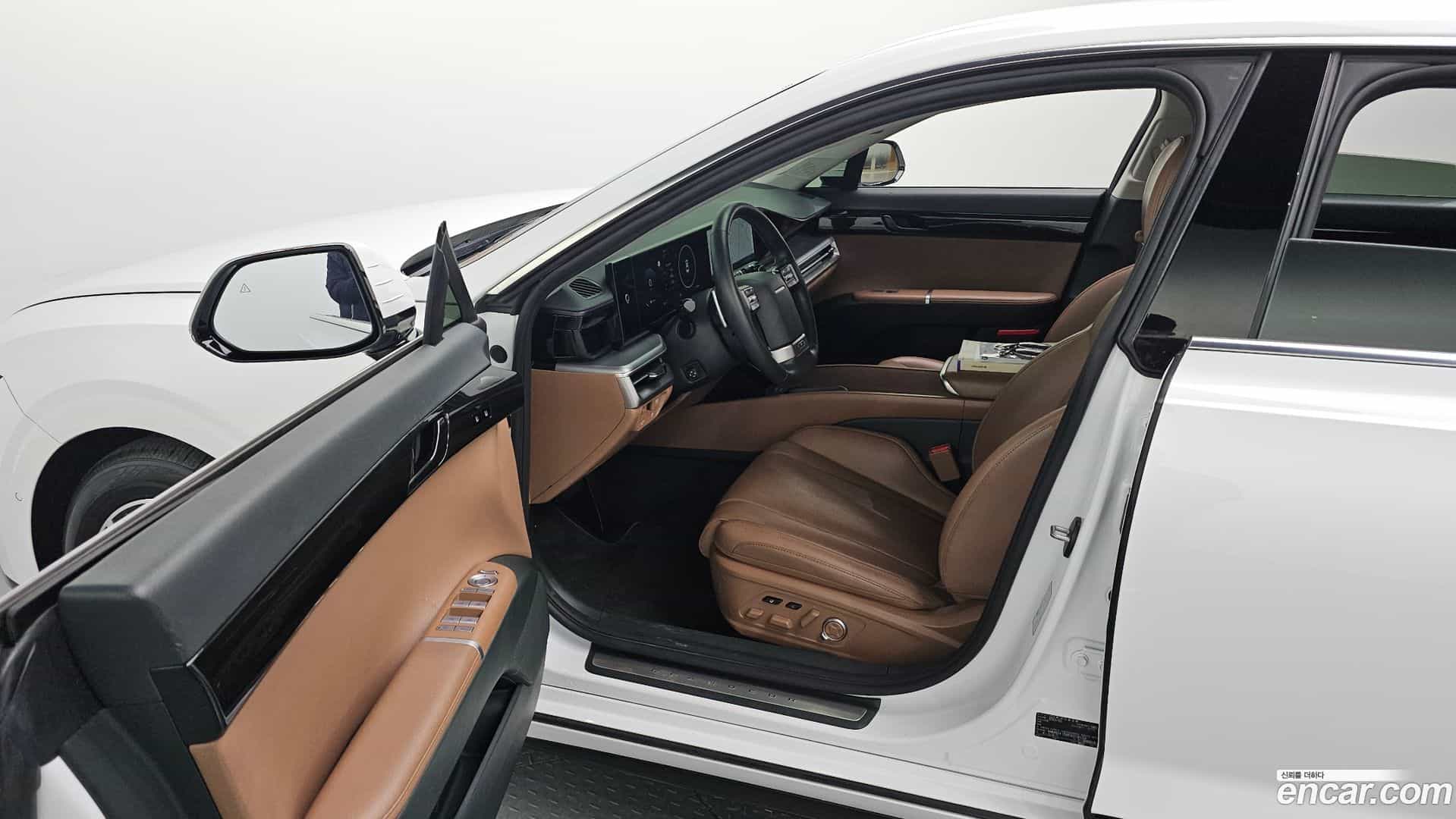 Grandeur Hyundai 2023.2-INNER-010
