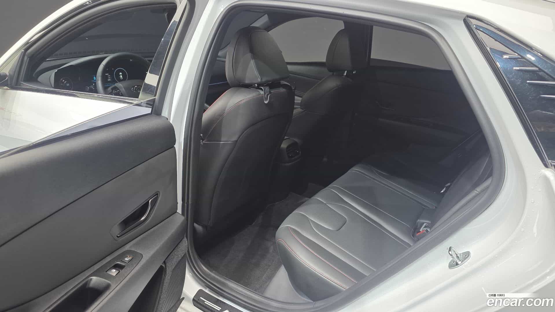 AVANTE Hyundai 2023.0-OPTION-015