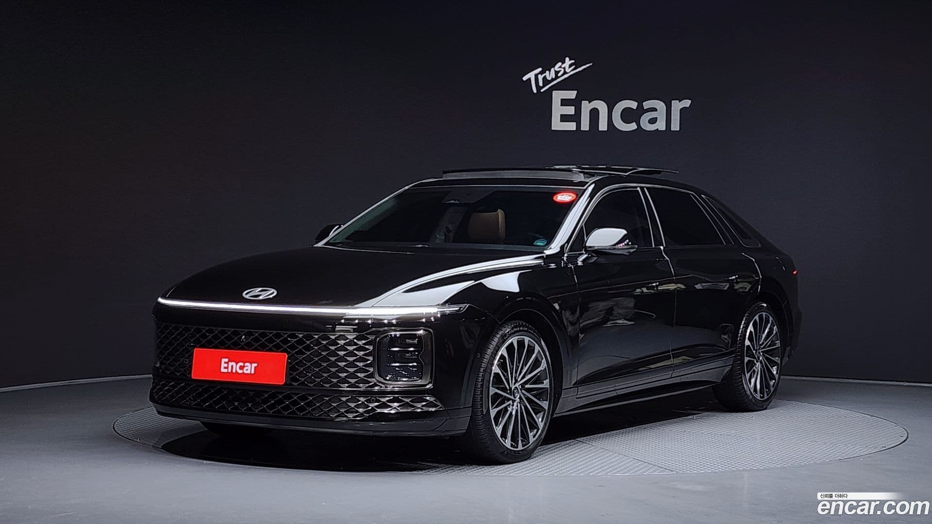 Main__Slider__Photo:Grandeur Hyundai 2023.10-0