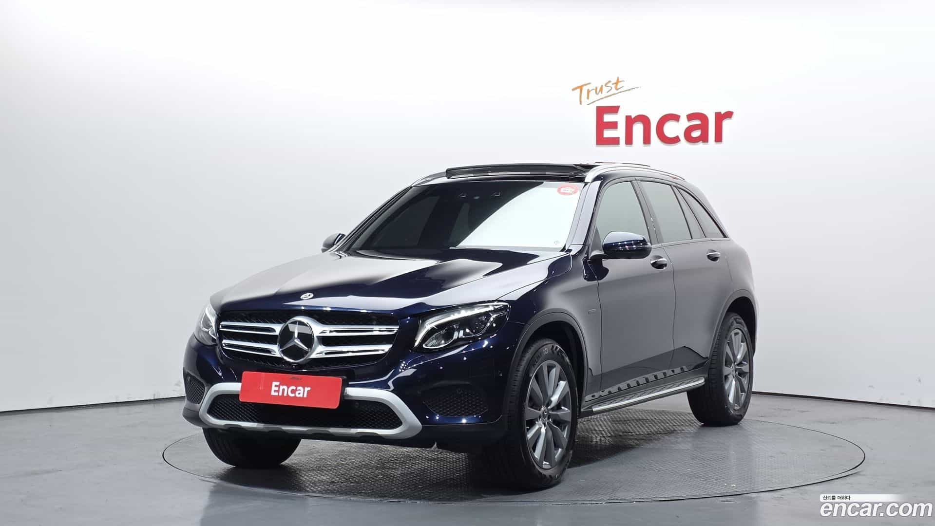GLC-Class Mercedes-Benz 2018.10-OUTER-001