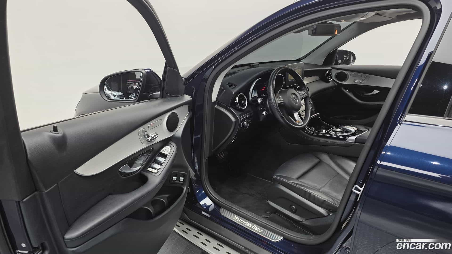 GLC-Class Mercedes-Benz 2018.10-OPTION-015