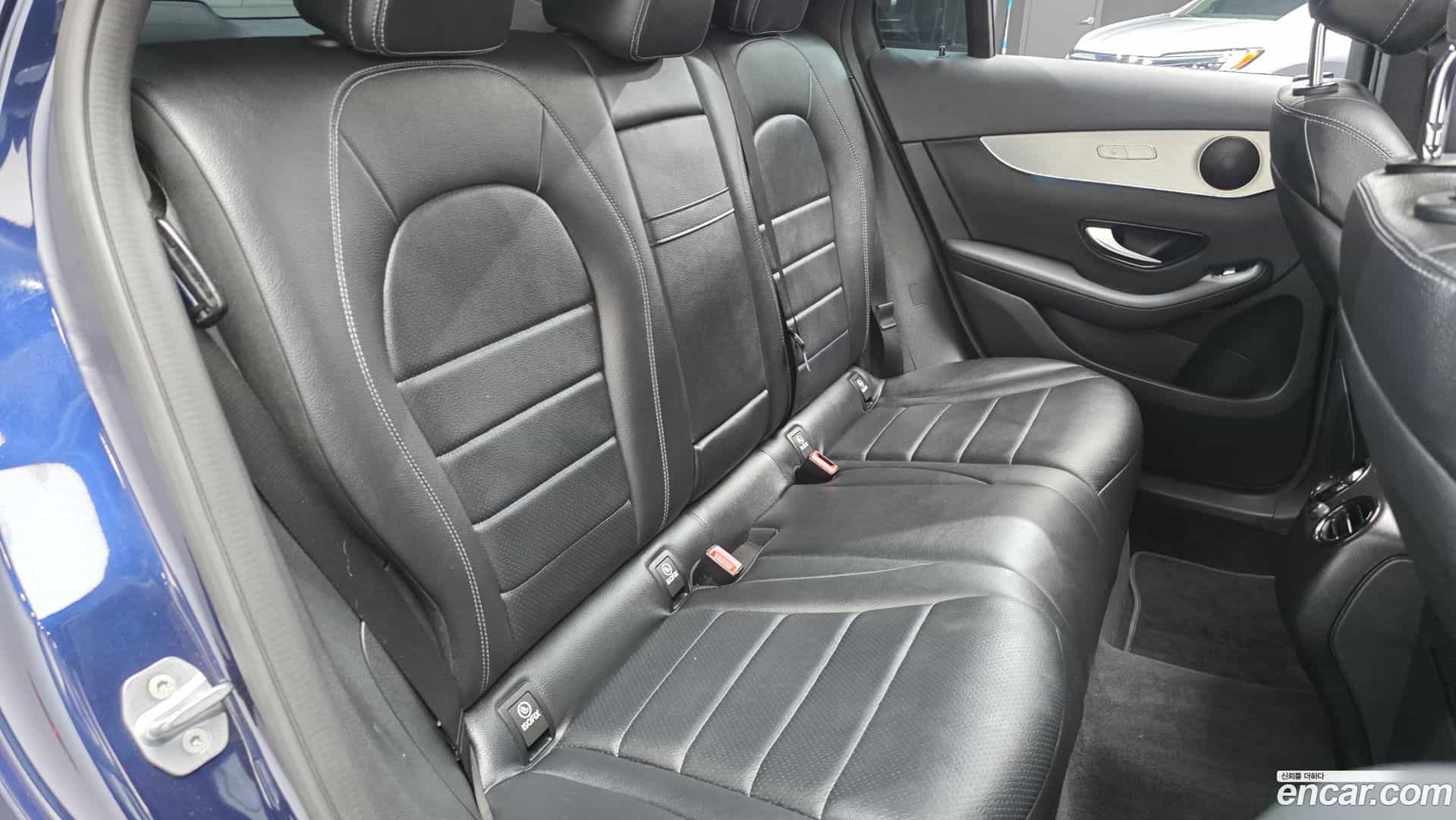 GLC-Class Mercedes-Benz 2018.10-OPTION-016