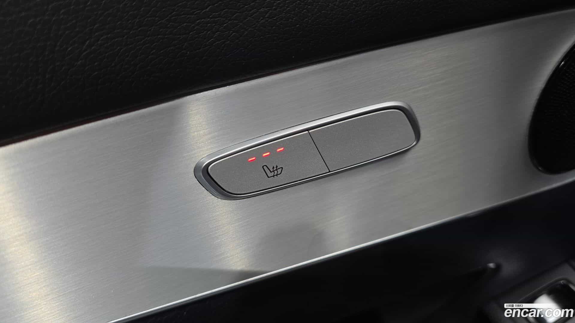 GLC-Class Mercedes-Benz 2018.10-OPTION-022