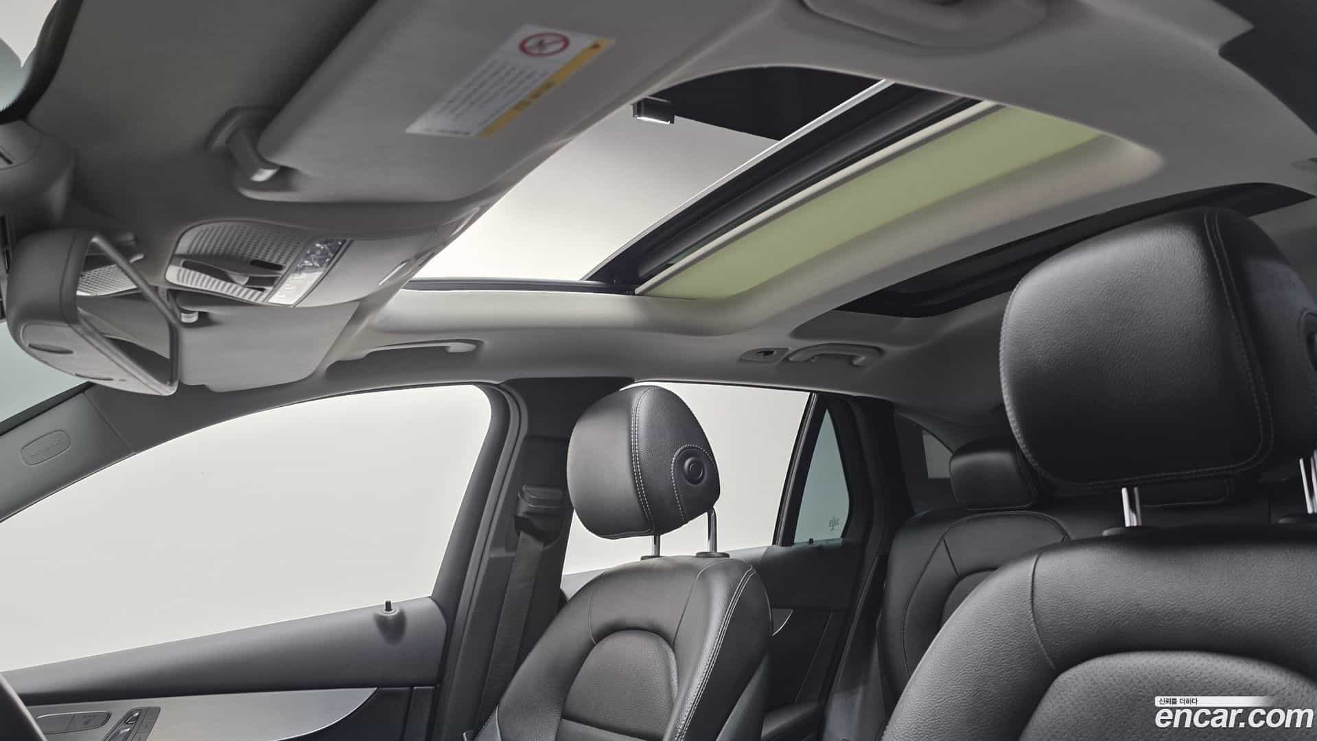 GLC-Class Mercedes-Benz 2018.10-OPTION-023