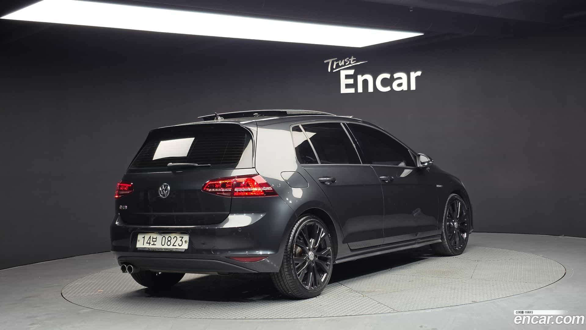 Golf Volkswagen 2016.4-OUTER-002