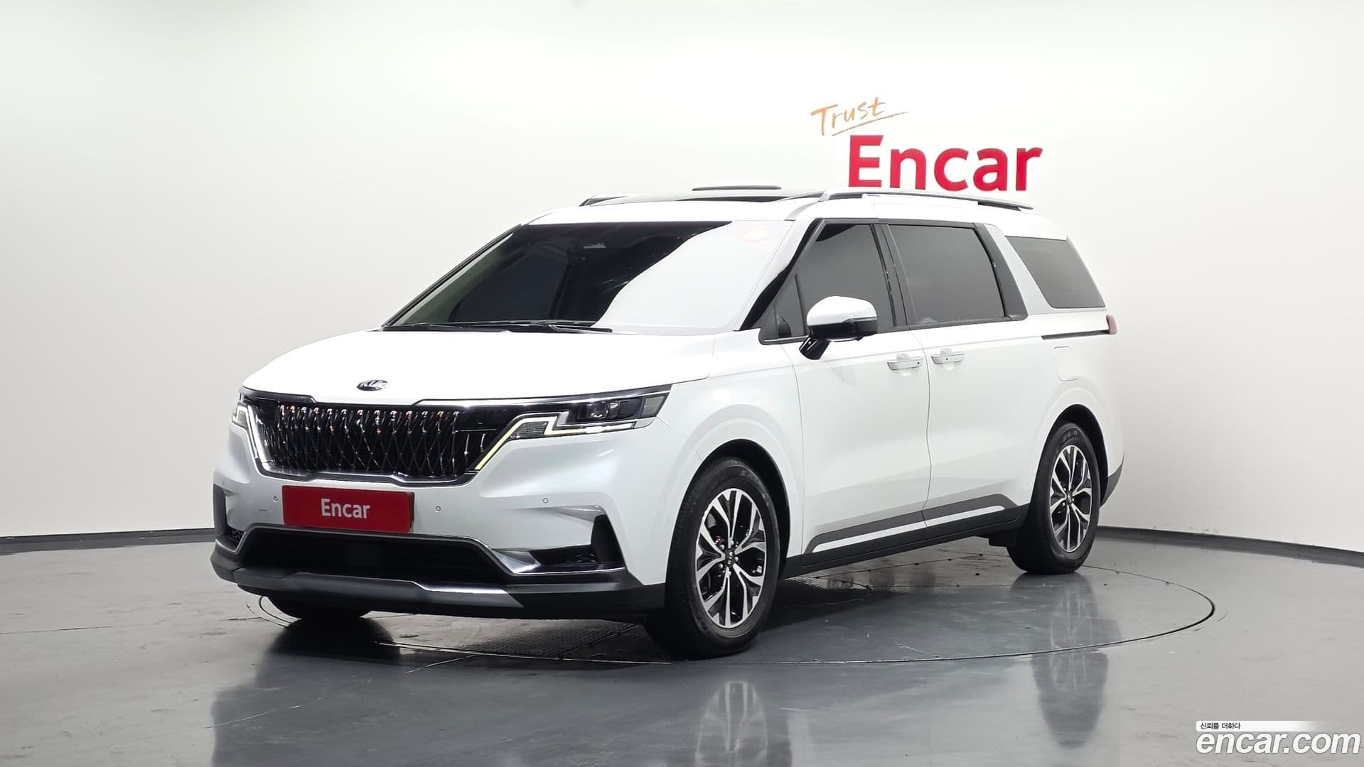 Main__Slider__Photo:Canival Kia 2021.5-0