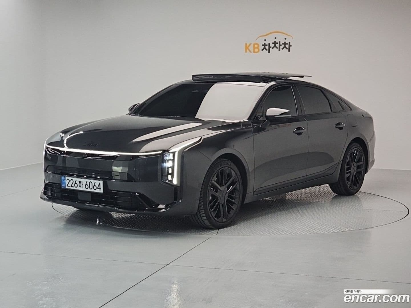 Main__Slider__Photo:K8 Kia 2025.6-0