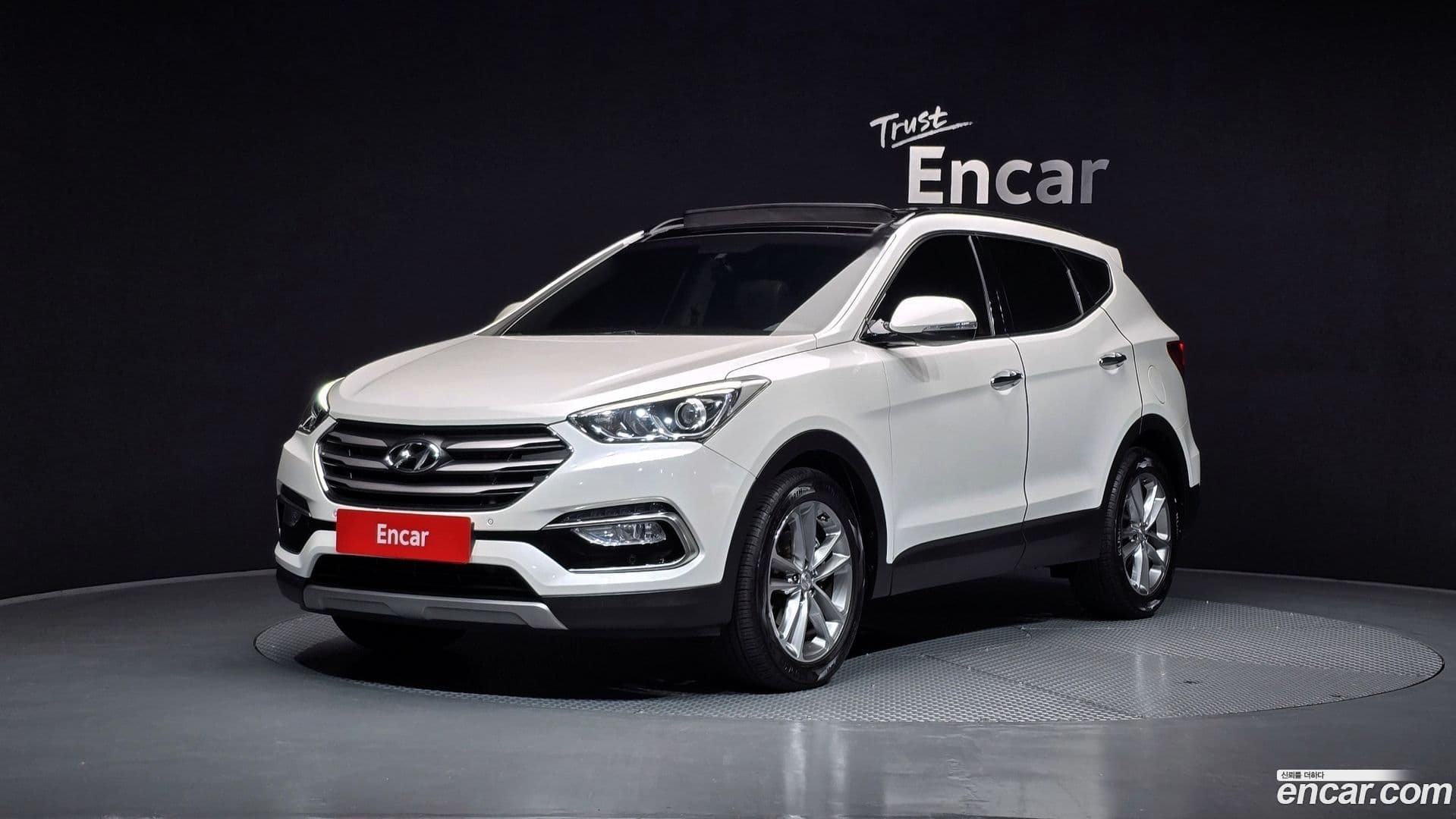 Main__Slider__Photo:Santafe Hyundai 2015.7-0