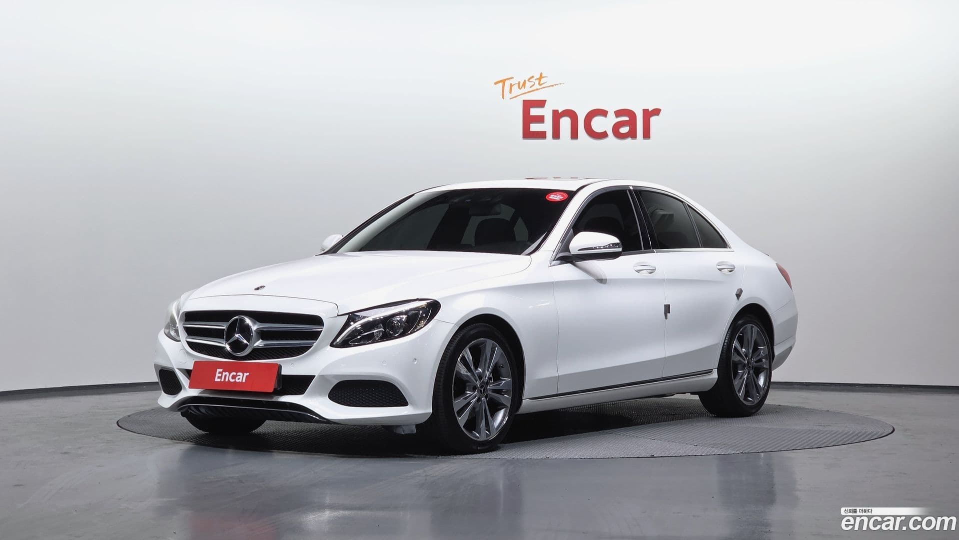 Main__Slider__Photo:C-Class Mercedes-Benz 2018.2-0