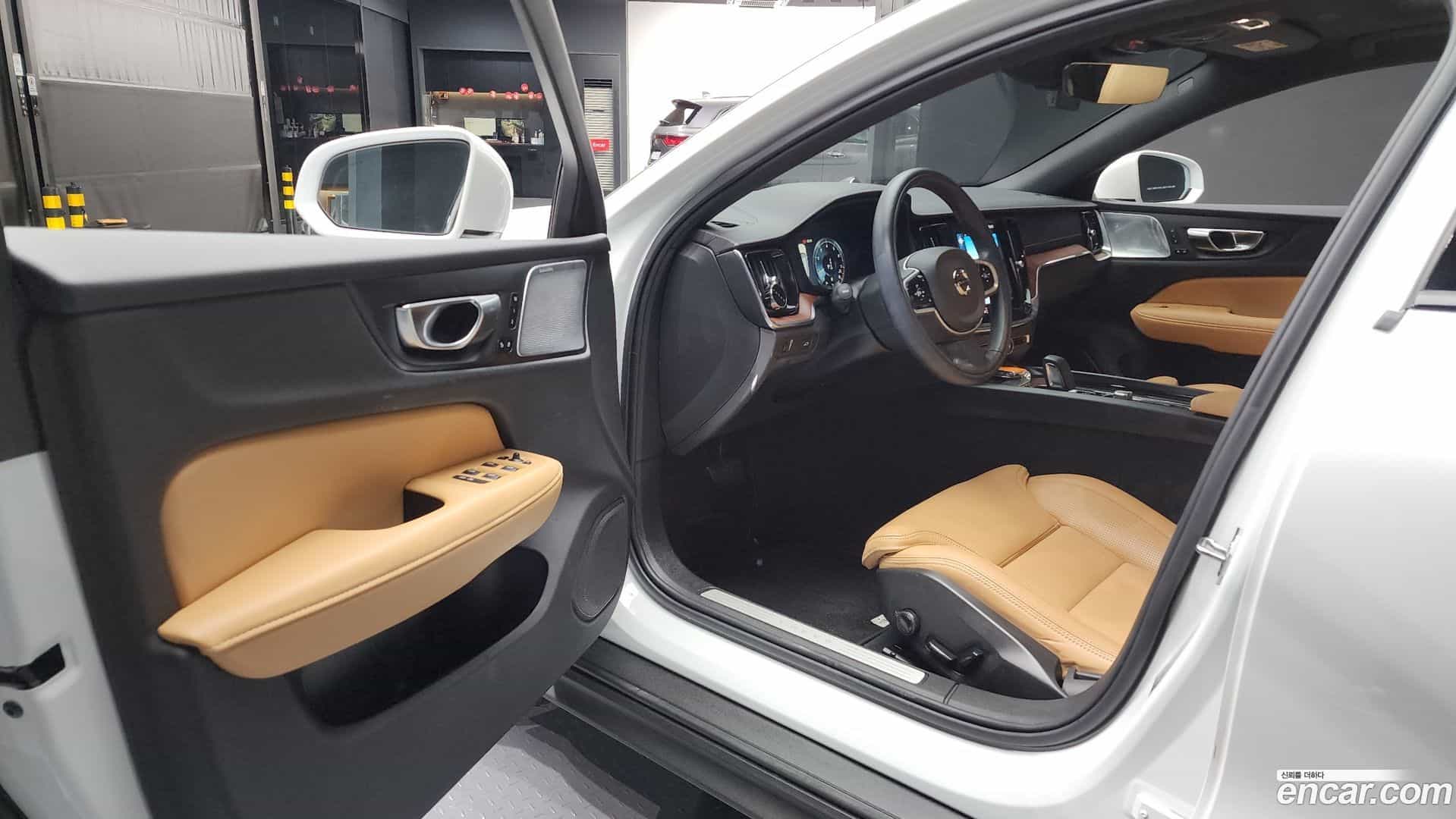 V60 Volvo 2021.4-INNER-010