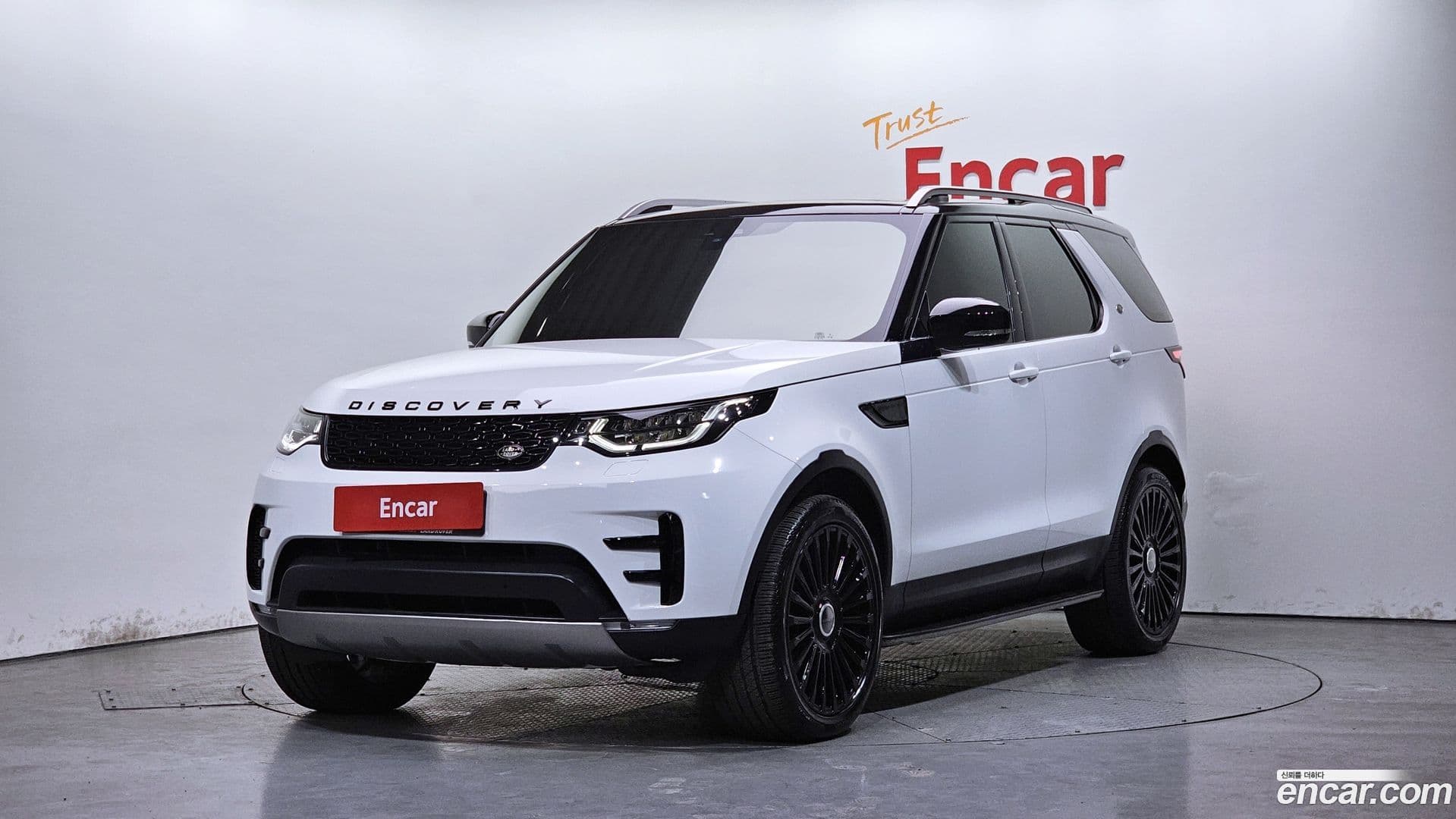 Main__Slider__Photo:Discovery Land Rover 2018.2-0