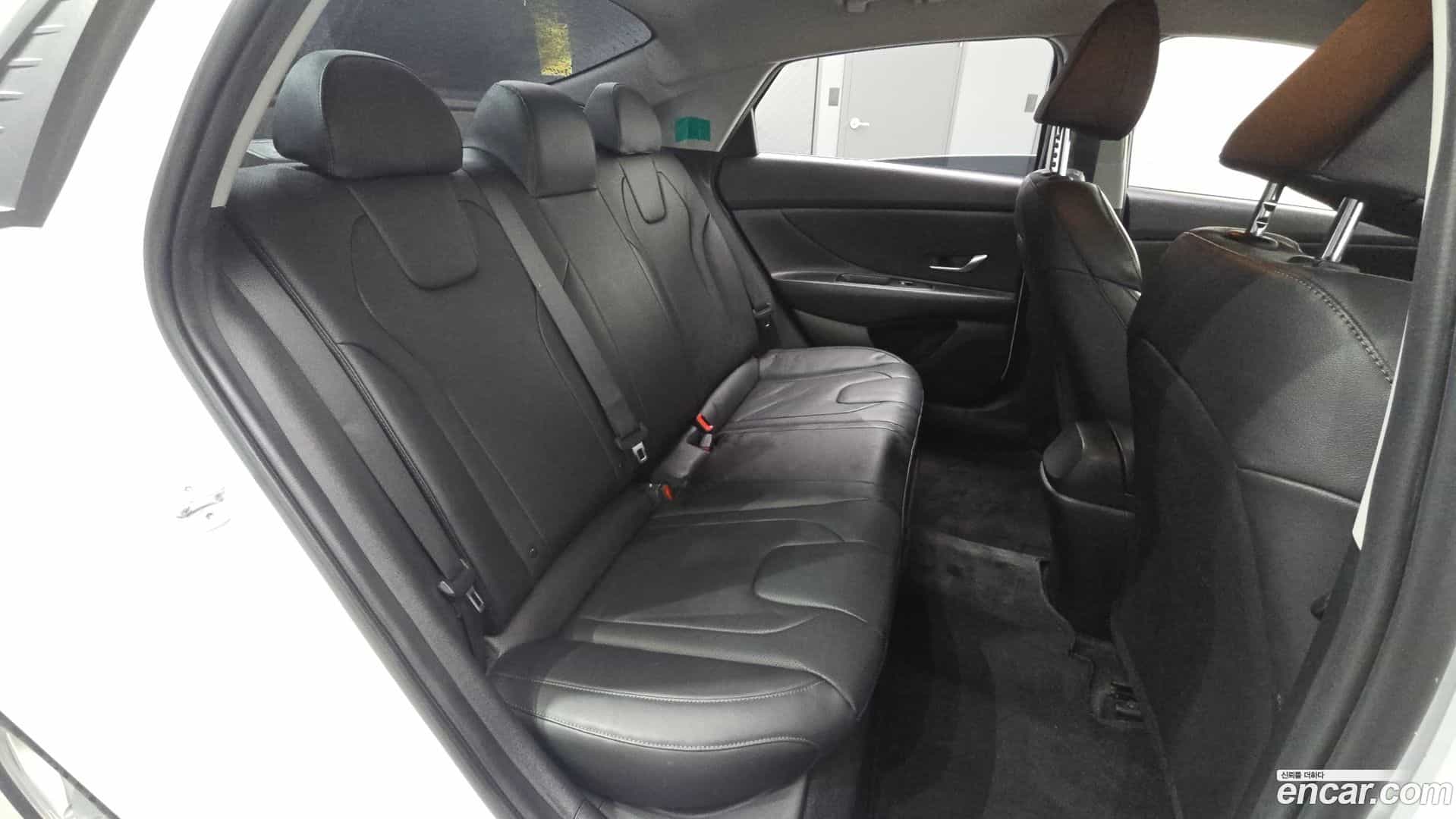 AVANTE Hyundai 2021.11-OPTION-016