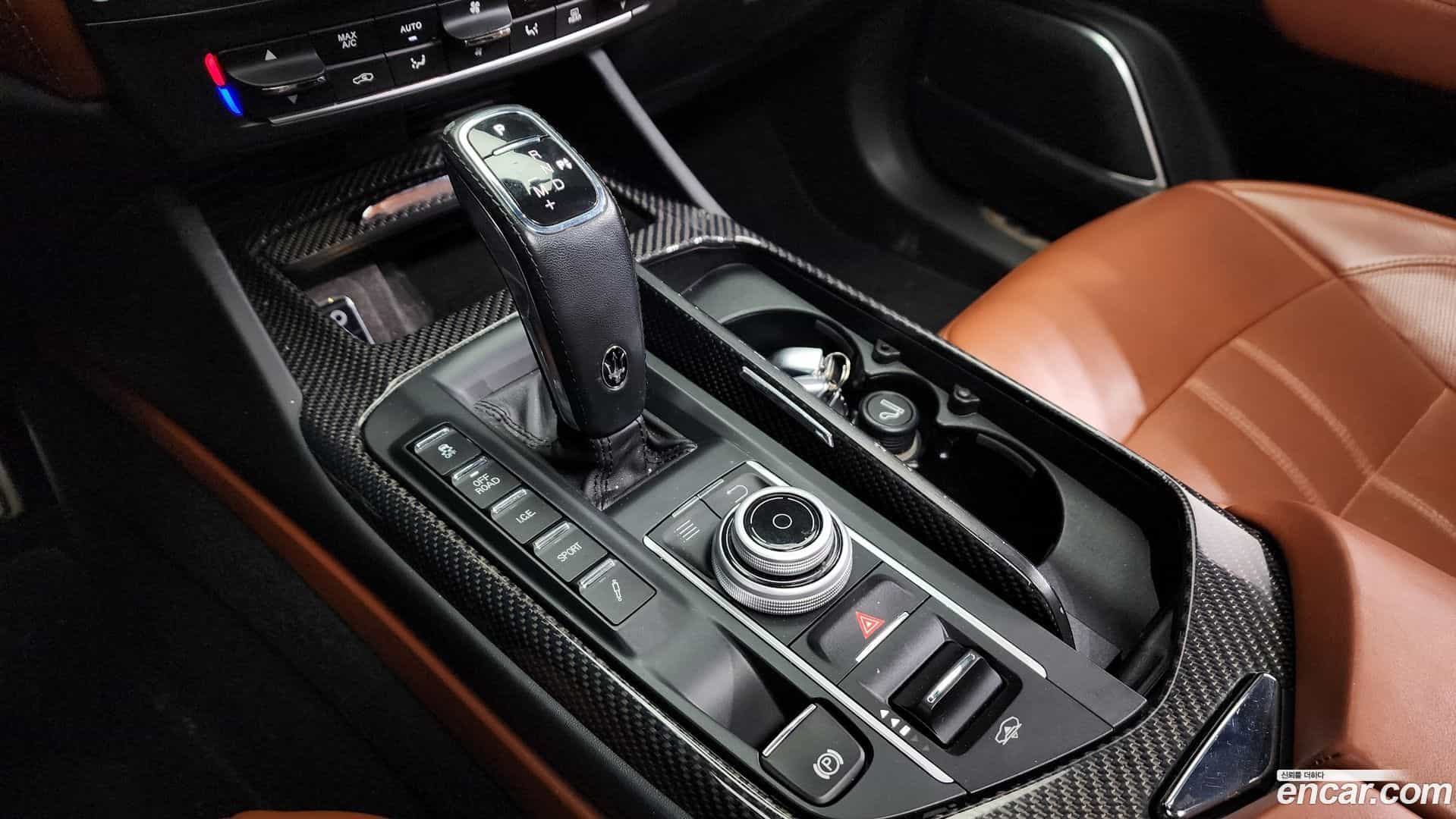 Levante Maserati 2019.4-INNER-009