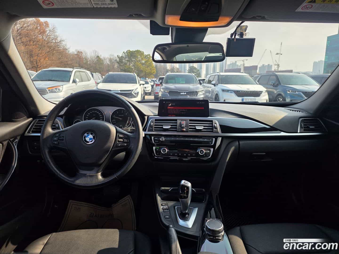 3-Series BMW 2018.0-INNER-008