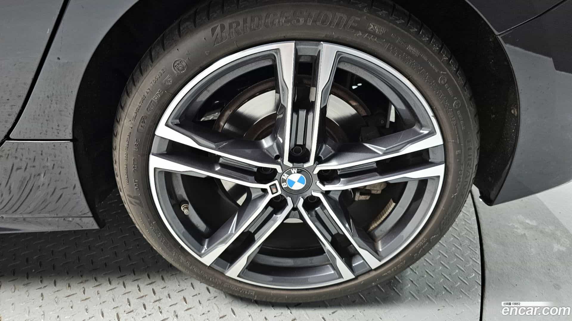 1-Series BMW 2023.9-OUTER-005