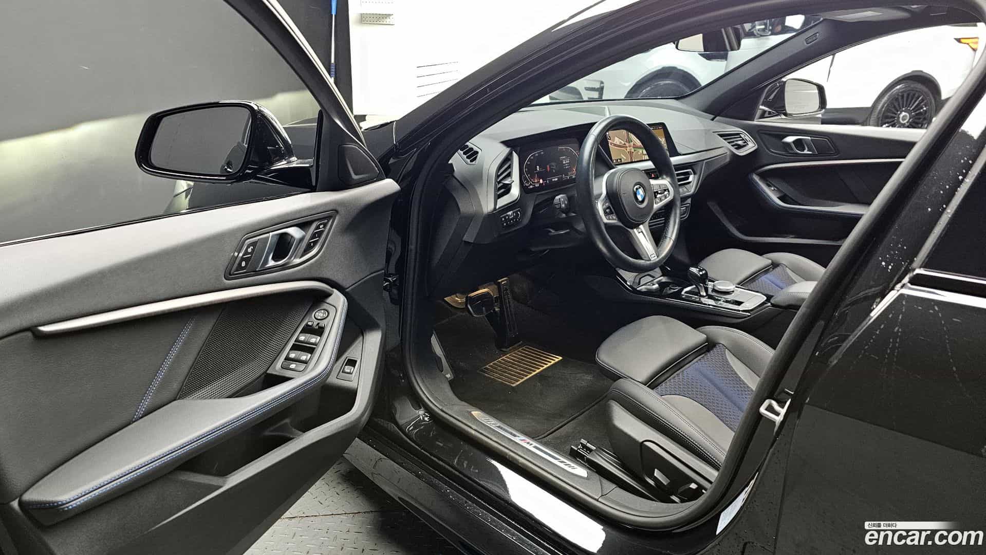 1-Series BMW 2023.9-INNER-010