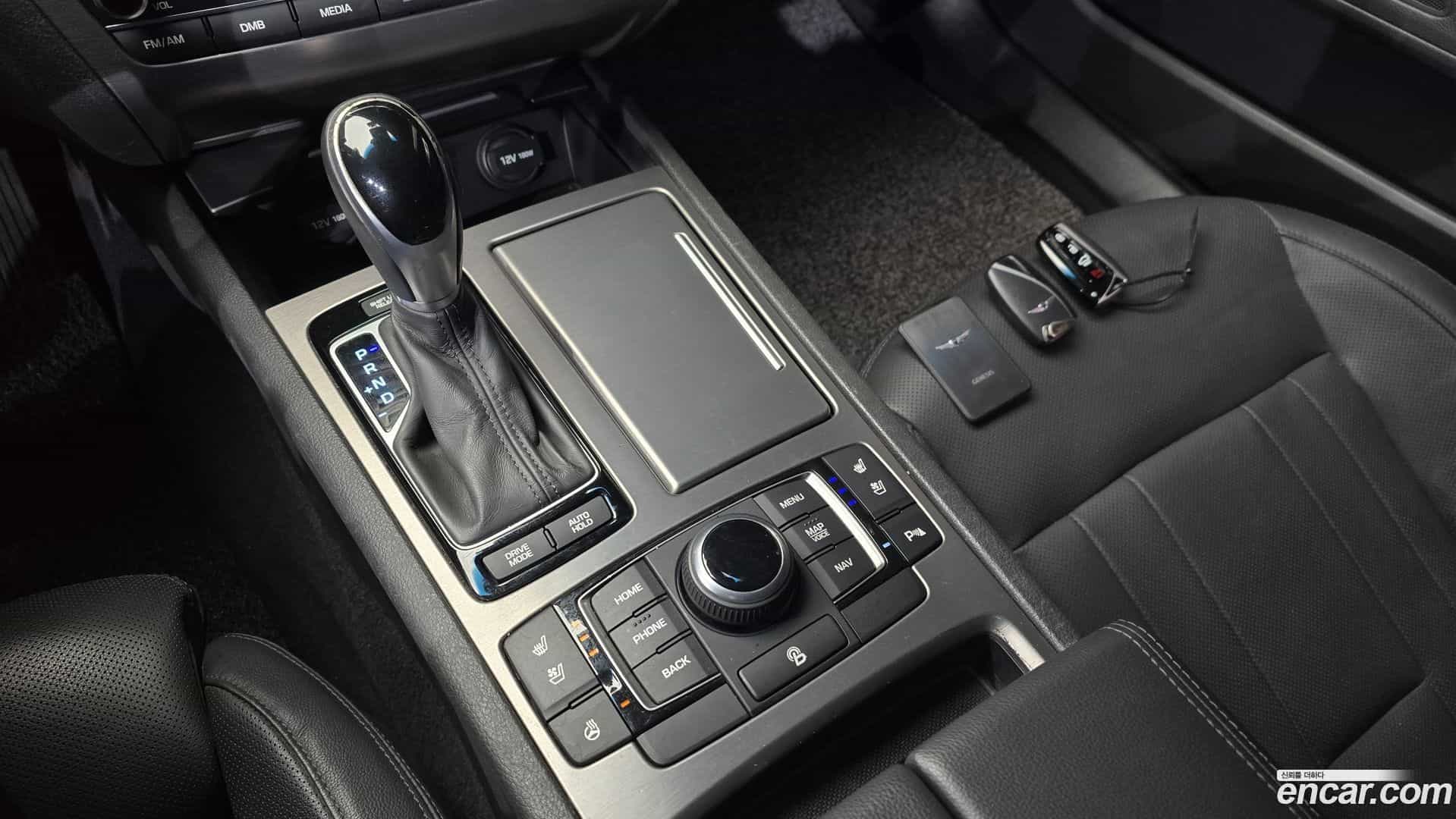Genesis Hyundai 2016.0-INNER-009