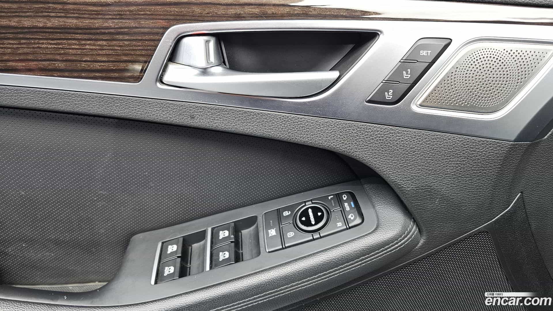 G80 Genesis 2017.0-OPTION-017