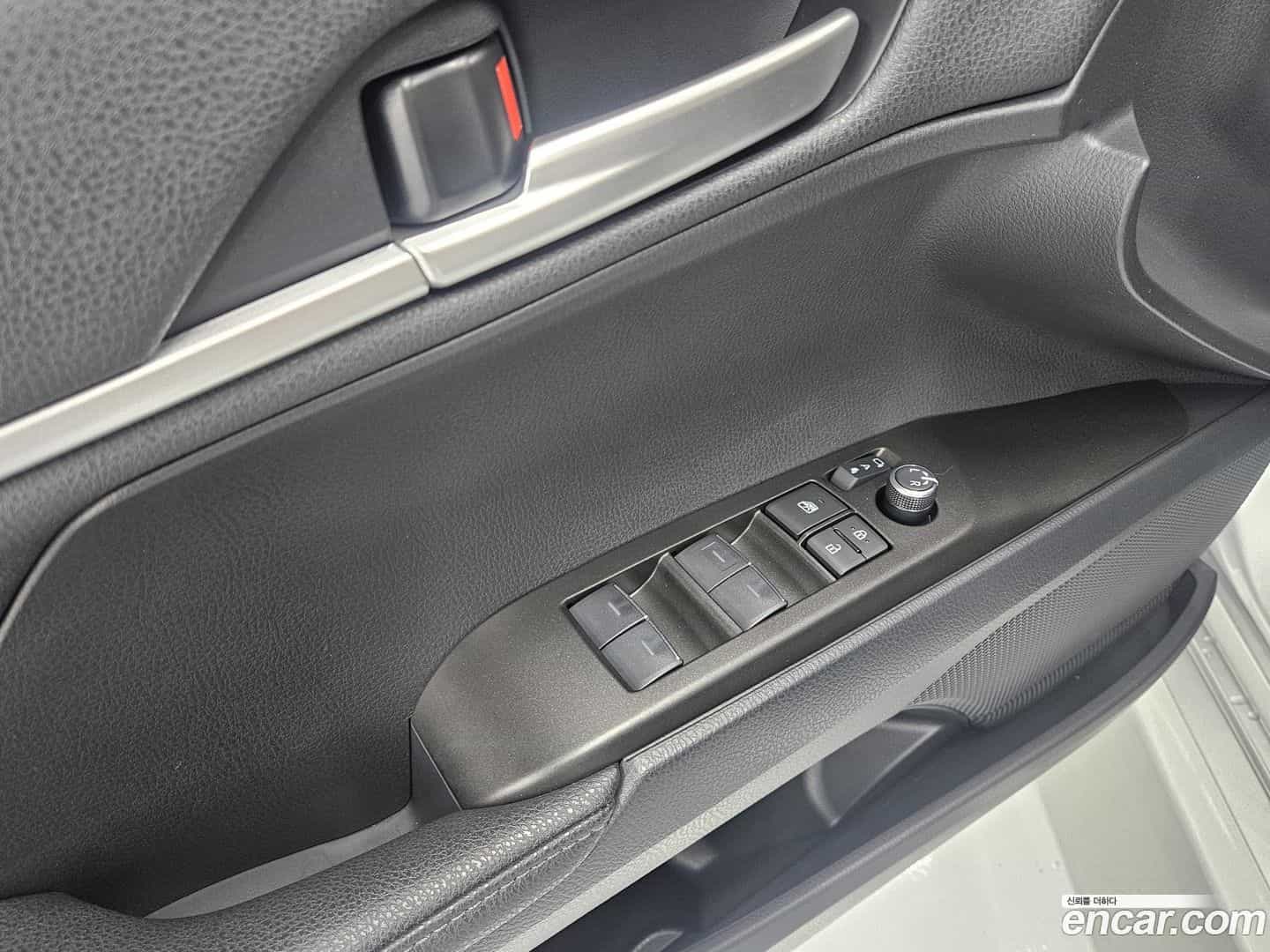 Camry Toyota 2025.6-OPTION-016