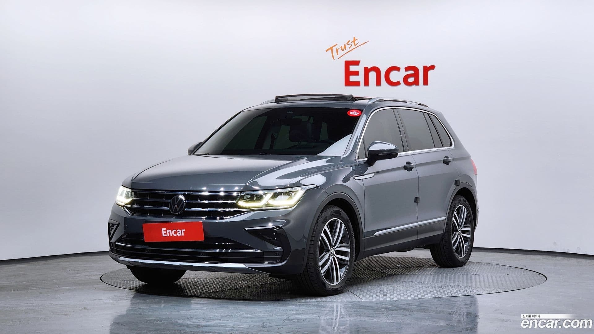 Main__Slider__Photo:Tiguan Volkswagen 2022.11-0