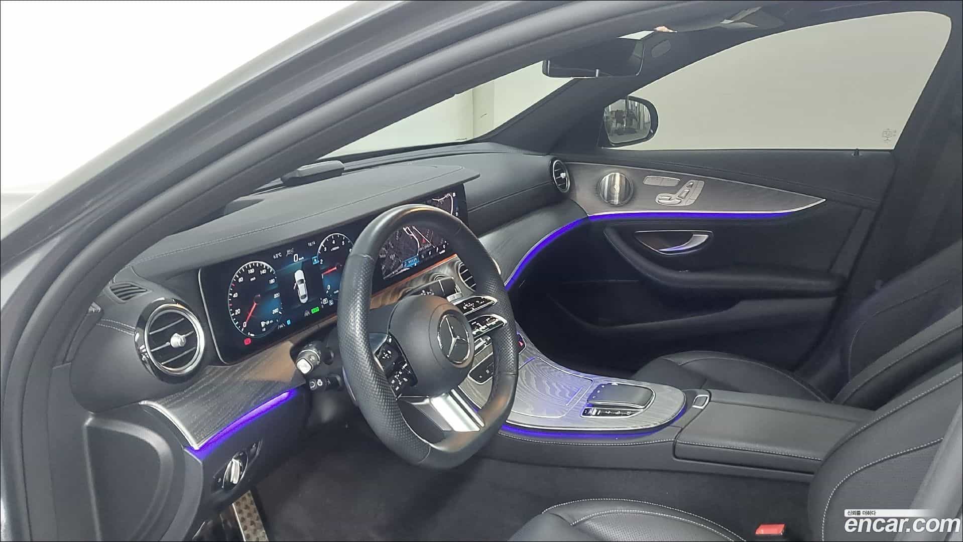 E-Class Mercedes-Benz 2022.11-OPTION-017