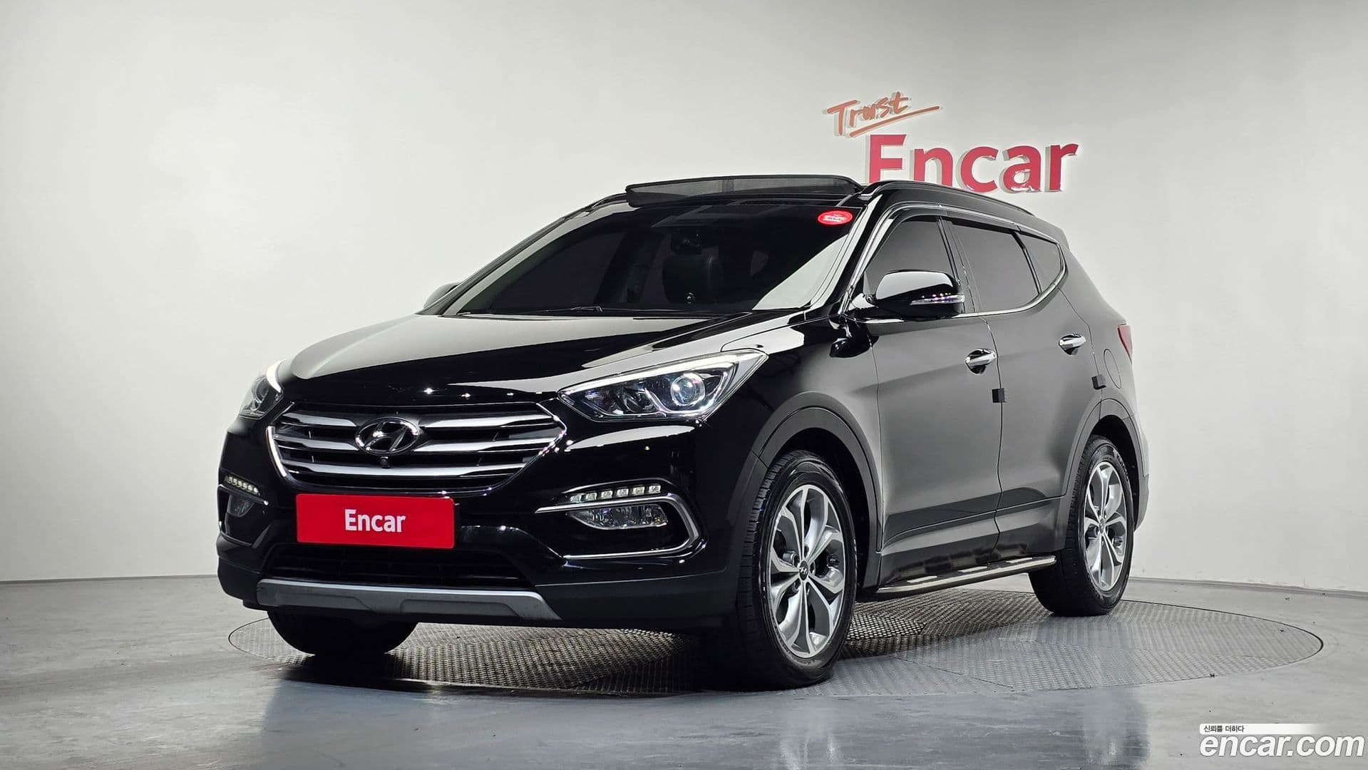 Main__Slider__Photo:Santafe Hyundai 2015.5-0
