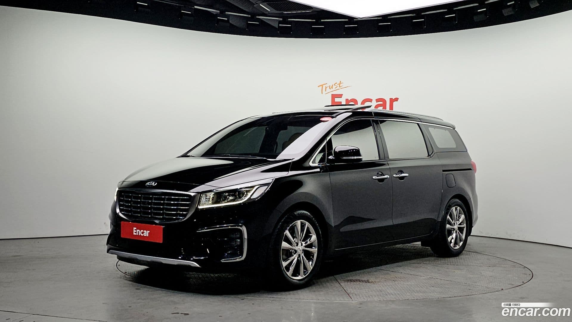 Main__Slider__Photo:Canival Kia 2018.4-0