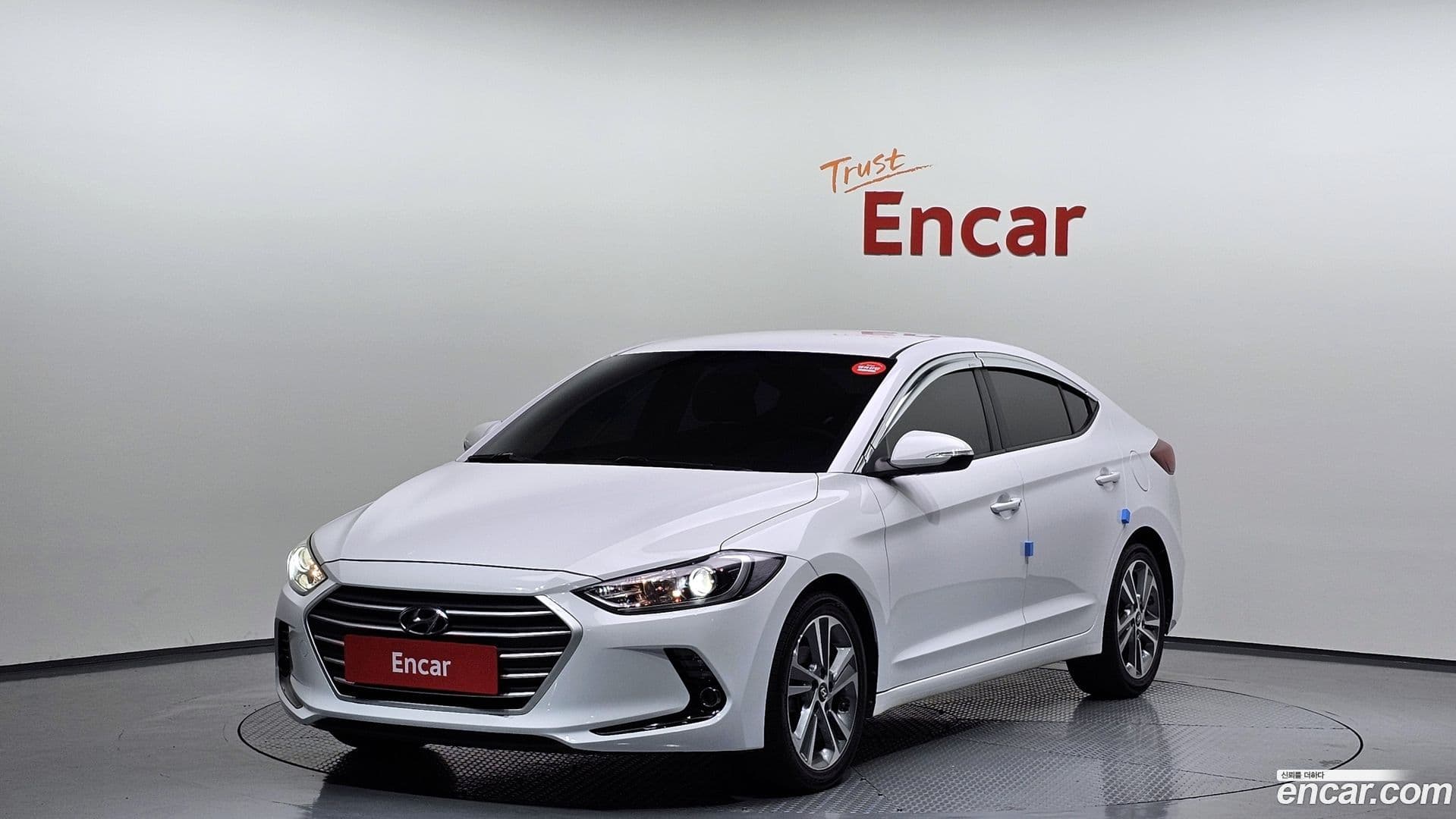Main__Slider__Photo:AVANTE Hyundai 2018.3-0