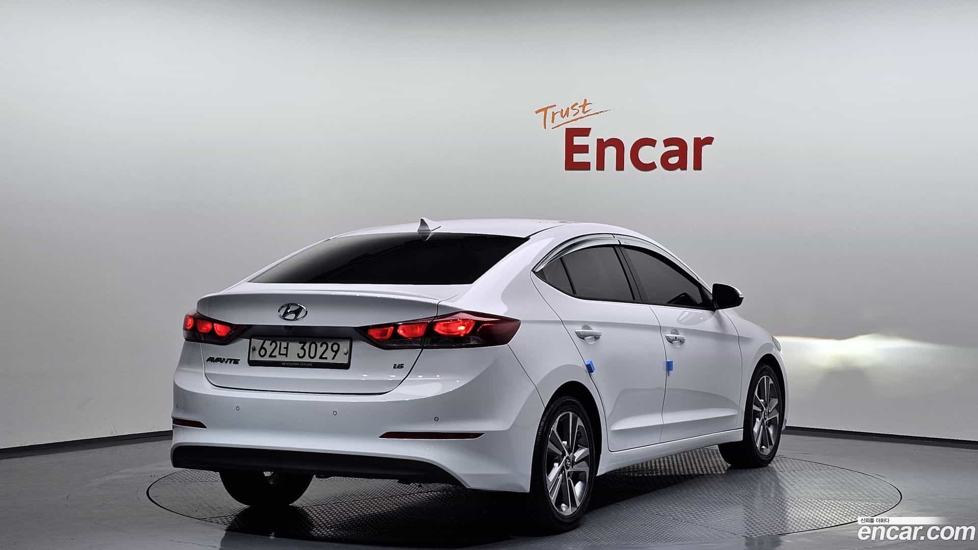 AVANTE Hyundai 2018.3-OUTER-002