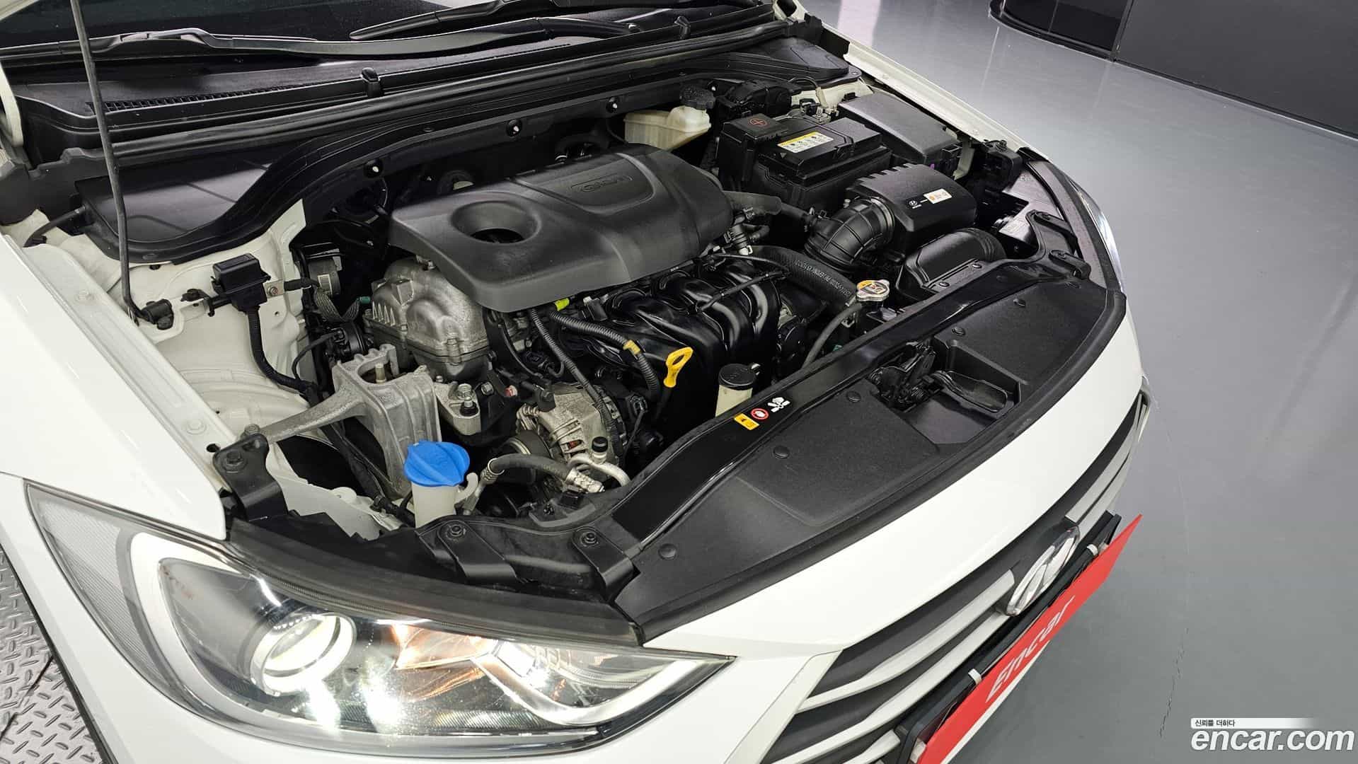 AVANTE Hyundai 2018.3-INNER-006
