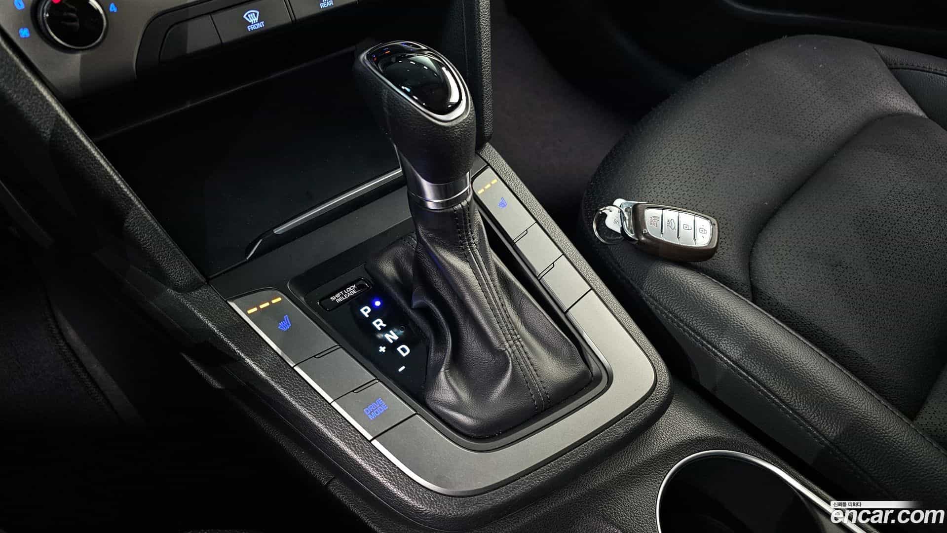 AVANTE Hyundai 2018.3-INNER-009