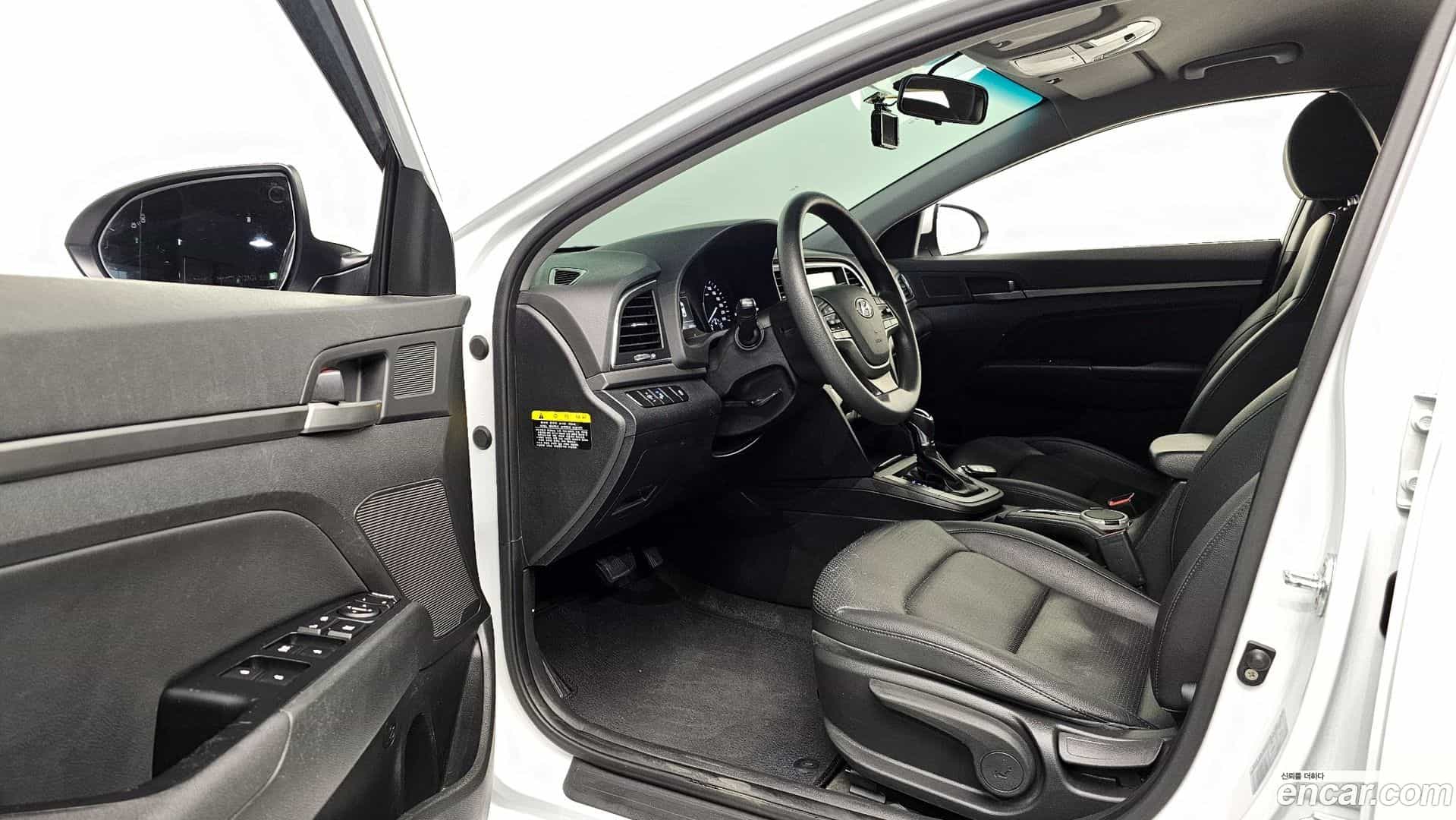 AVANTE Hyundai 2018.3-OPTION-015