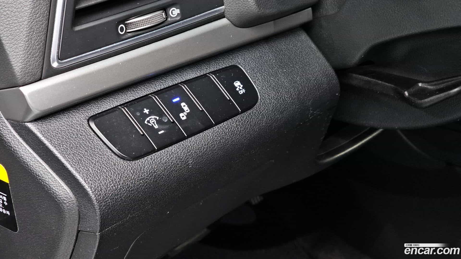 AVANTE Hyundai 2018.3-OPTION-019